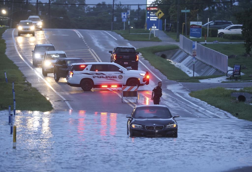 热带风暴黛比给美国东南部带来了创纪录的降雨和洪水风险