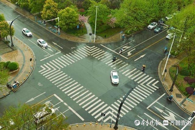 济南网友建议允许非机动车在路口左转，部门：二次过街已充分验证